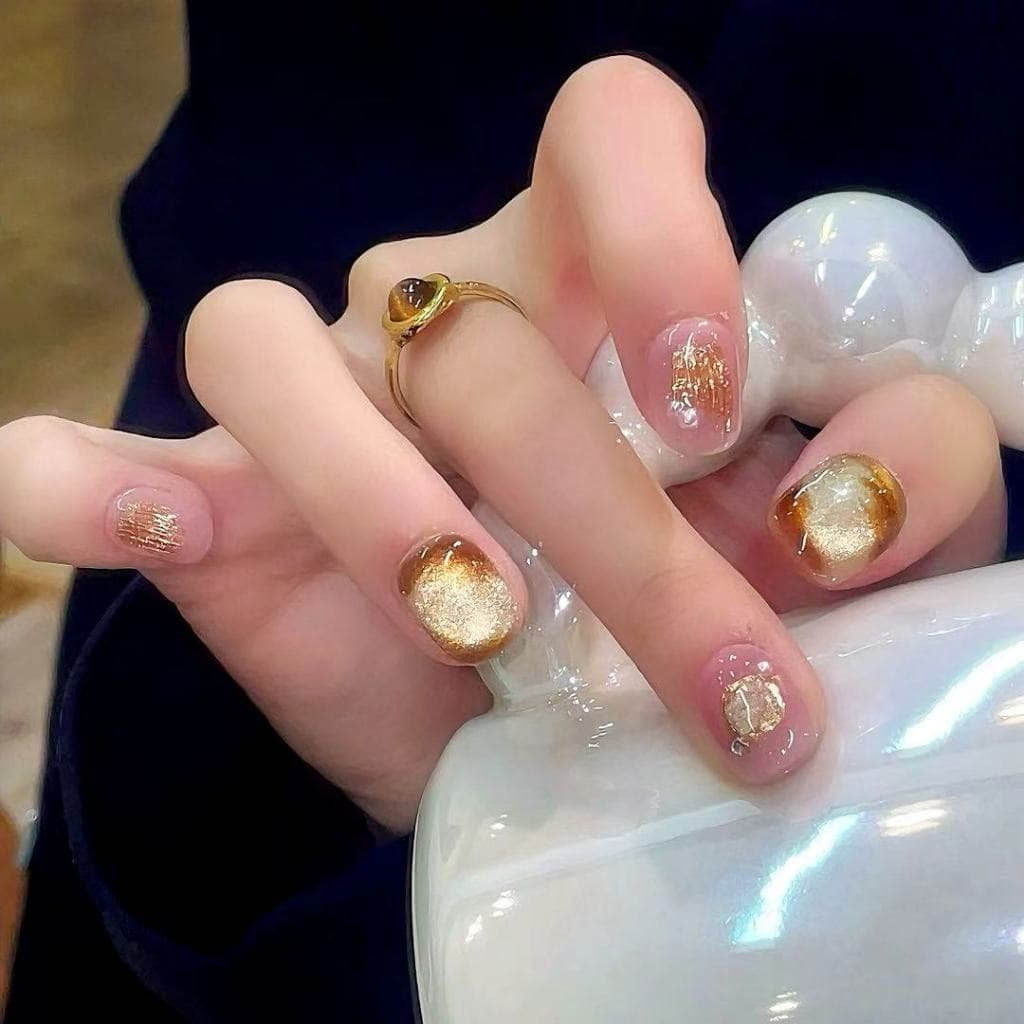 C263 เล็บปลอมสําเร็จรูป เจลแท้ ทำด้วยมือ 10 ชิ้น/กล่อง ฤดูใบไม้ร่วงและฤดูหนาว อำพัน สไตล์ลำลองในชีวิตประจำวัน ดูเป็นธรรมชาติ สวมง่าย ใช้ซ้ำได้