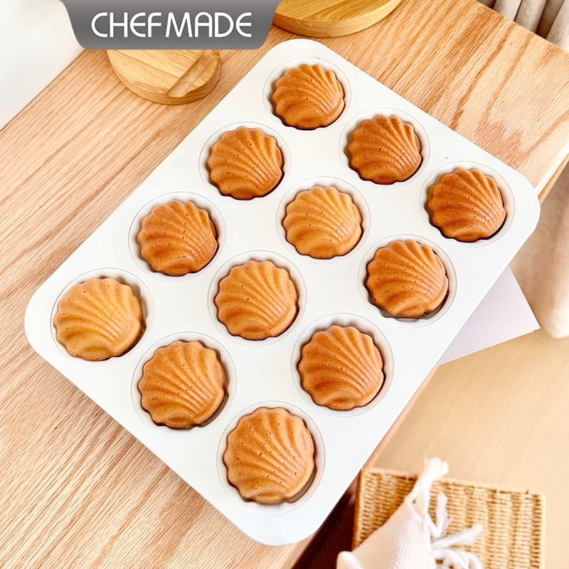 CHEFMADE 12 ถ้วย Non-Stick Madeleine เค้กกระทะเหล็กคาร์บอนเบเกอรี่แม่พิมพ์ Madeleine เค้ก PAN ทนความร้อนถาดอบเครื่องมือสําหรับ Home DIY ทําขนม WK10095