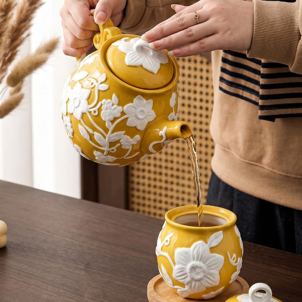 HongDian กาน้ำชาเซรามิก ceramic porcelain teapot tea set ลายดอกไม้ลอย ดีไซน์วินเทจยุโรปสุดหรู ใช้ชงชา กาแฟ และชาสมุนไพร เหมาะสำหรับใช้ในบ้านหรือร้านคาเฟ่ สไตล์นอร์ดิก เคลือบใต้ผิว สีไม่ซีดจาง ปลอดภัยต่ออาหาร ใช้ได้กับไมโครเวฟ และเข้าเครื่องล้างจานได้
