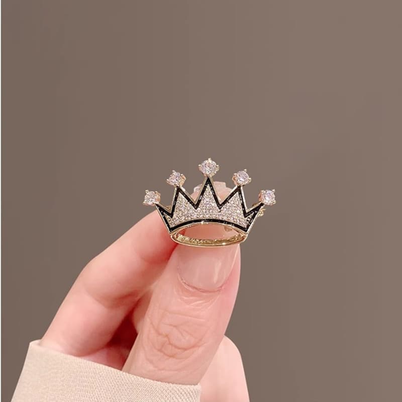 Little Crown เข็มกลัดหญิง High-End Niche ชุด Headscarf Pin Anti-glare Buckle Corsage ขายส่ง