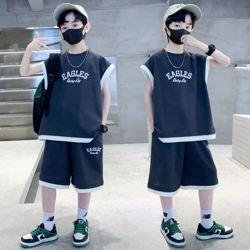 Akaki🌐 ชุดกางเกงขาสั้นฤดูร้อนสำหรับเด็กผู้ชาย เสื้อกั๊กเด็กโต ชุดฤดูร้อนสำหรับเด็กผู้ชายมีสไตล์ ชุ