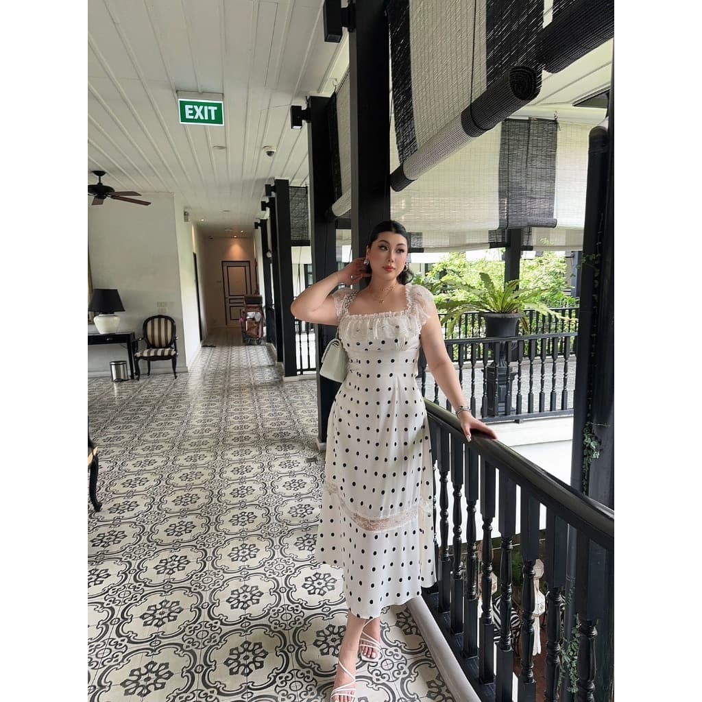 CiCi plus+ (3306) เดรสยาวผูกหลัง แต่งแขนระบายลูกไม้ เอวสม็อก แต่งลูกไม้ เพิ่มความหวาน สวยหรูสไตล์ลูกคุณ