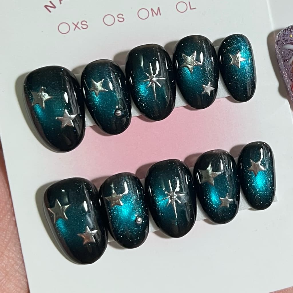 (สั่งแล้วงดยกเลิก) เล็บเจลปลอมแท้100% ลูกแก้วเขียวทะเลแบบเท่ๆ🖤💙 (แถมฟรีกาวหลอด+ตะไบจิ๋ว)