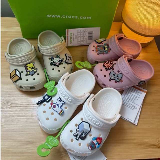 🛍️ลด90% แถมจิบิท4ตัวสุ่ม รองเท้าแตะเด็ก หัวโต / พื้นนุ่ม ใส่สบาย รองเท้าแตะเด็ก รองเท้าสวม